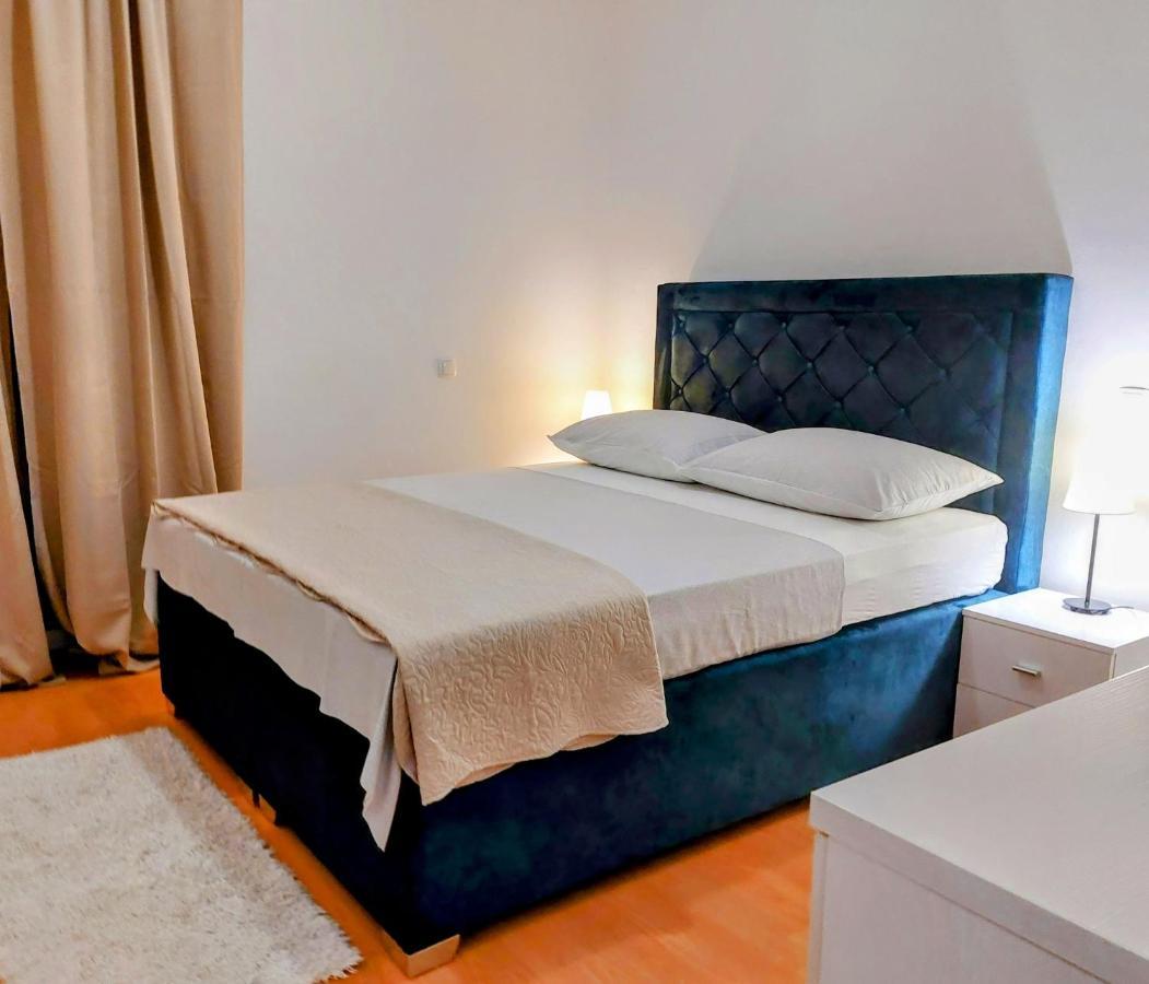 Apartment Roko Split Bagian luar foto
