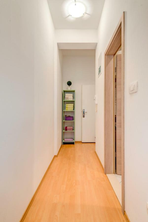 Apartment Roko Split Bagian luar foto